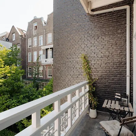 Spacious 2 Bedroom Bed & Breakfast *