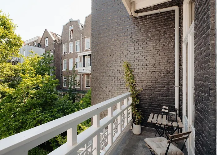 Spacious 2 Bedroom Bed and breakfast *