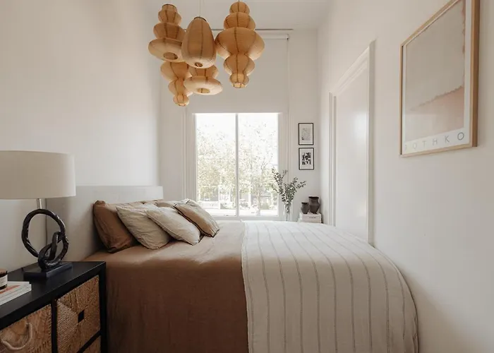 Spacious 2 Bedroom Амстердам