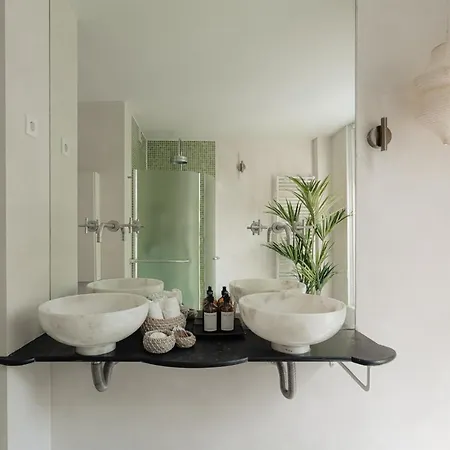 Spacious 2 Bedroom